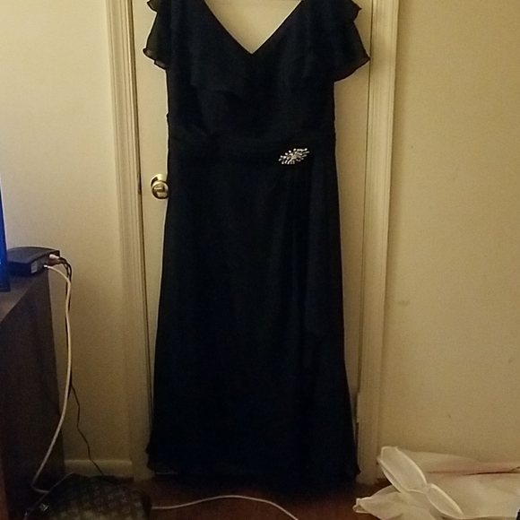 Custom made evening gown - Picture 1 of 4